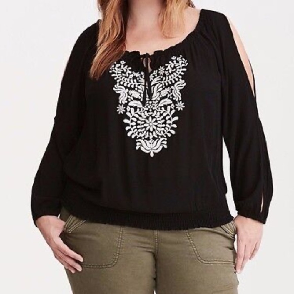 Women’s torrid 1 Black White Embroidered Long Slash Sleeve Peasant Top 14 16 1X